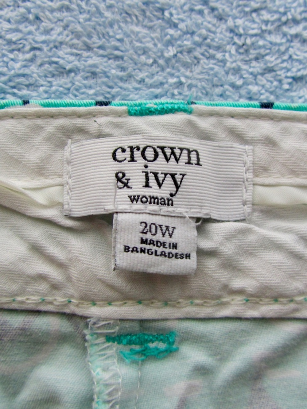 Ladies Crown & Ivy Shorts - Picture 3 of 4